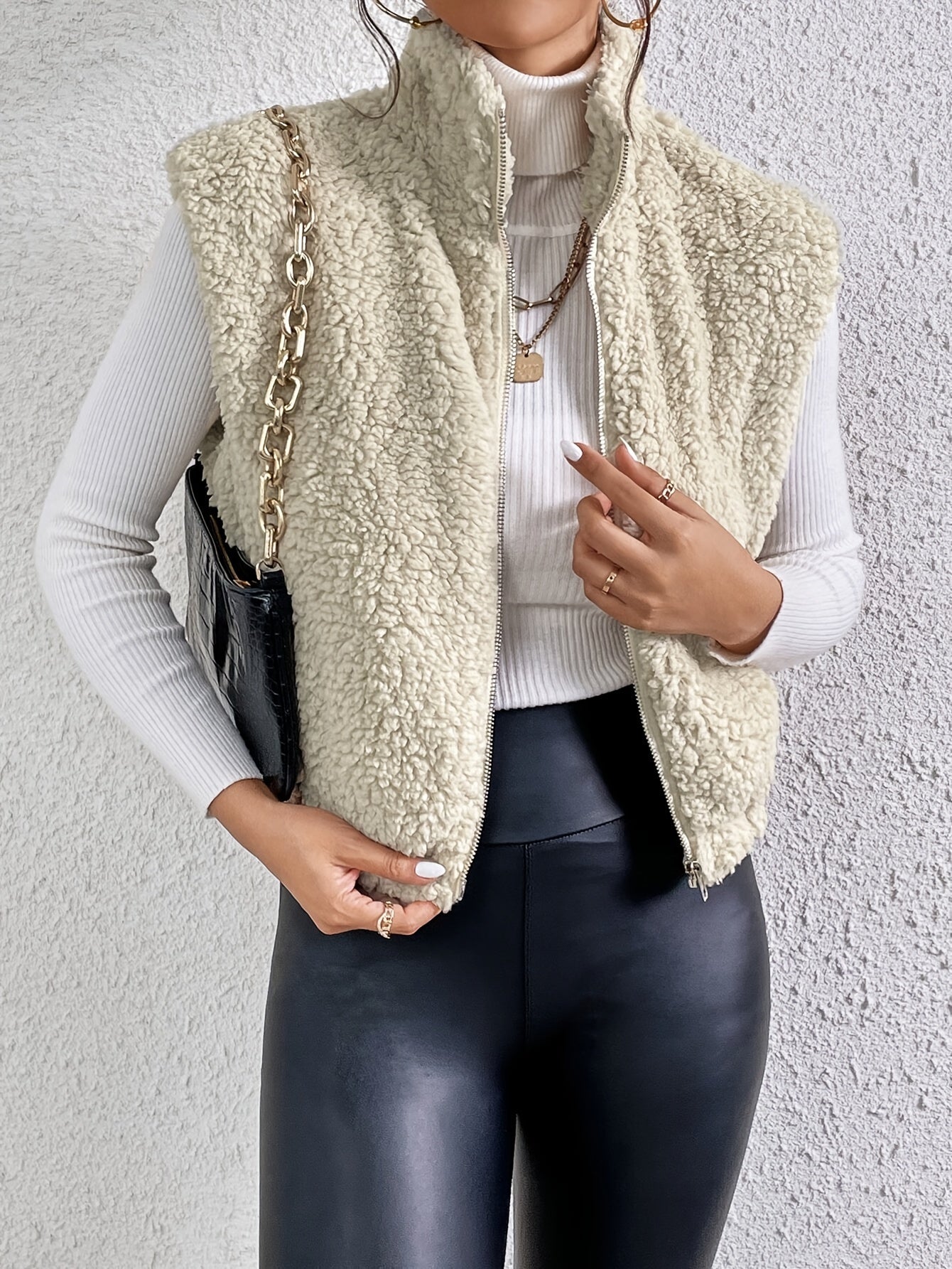 Cassandra | Teddy Body Warmer