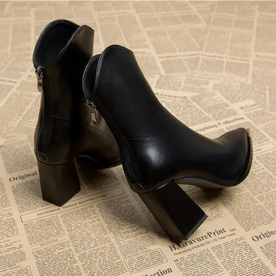 Grace/ Polished Chelsea Boot