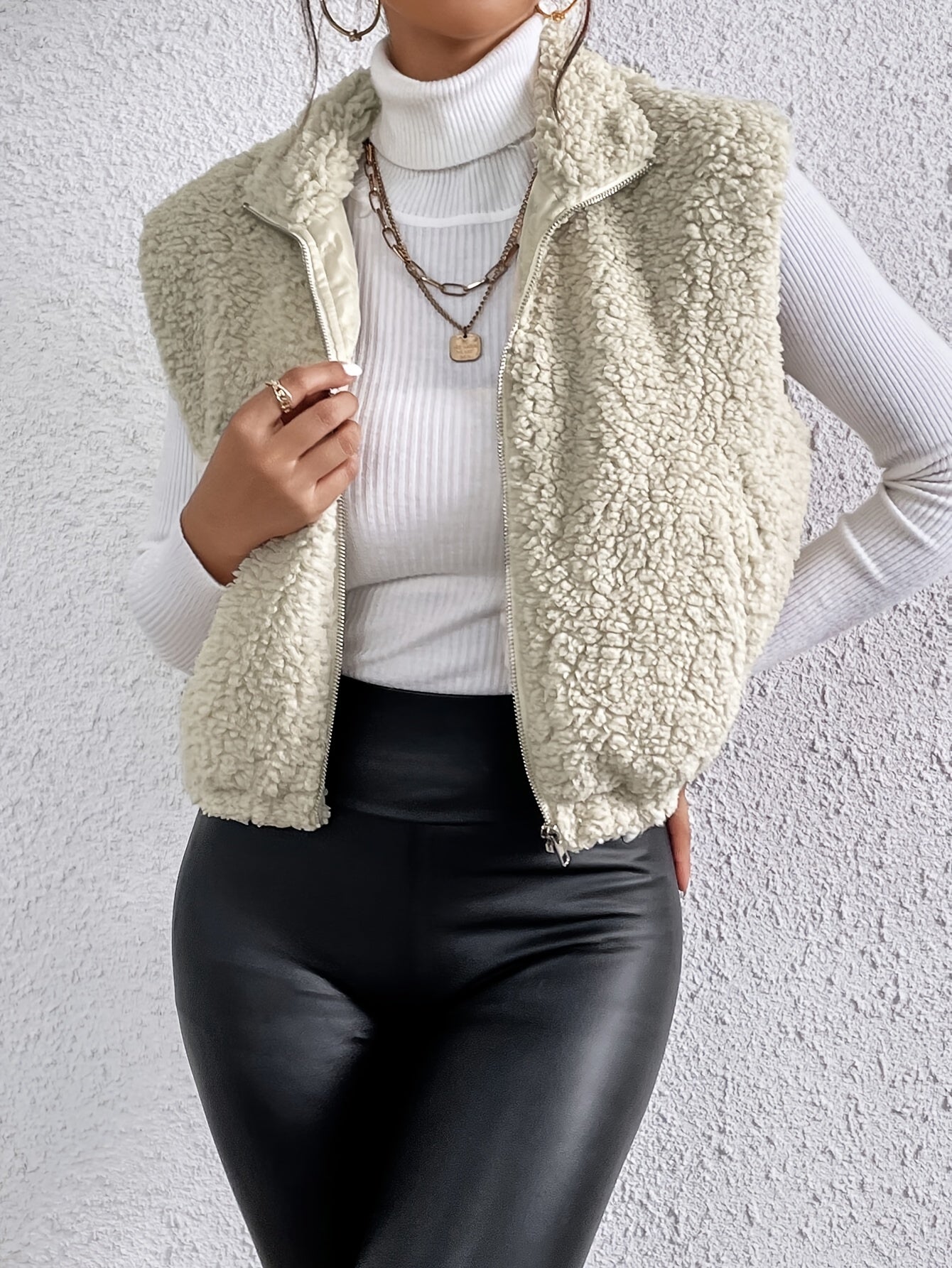 Cassandra | Teddy Body Warmer